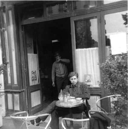 leonard_paris2 Leonard at Café